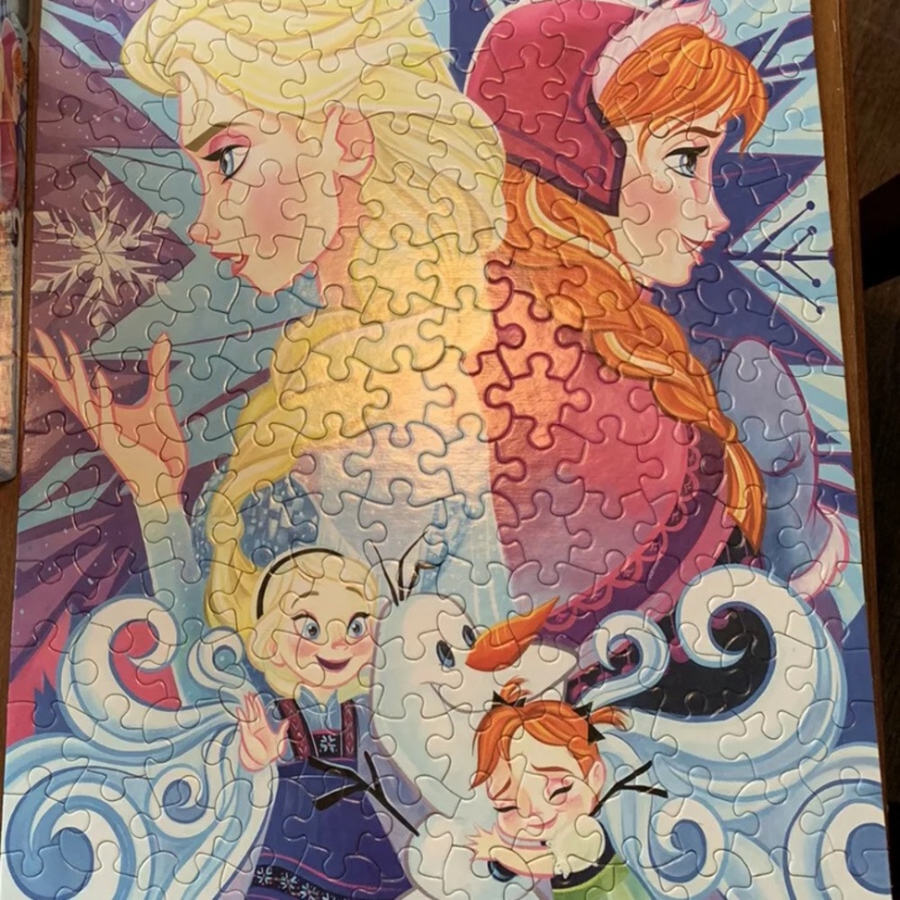 Ceaco Disney Frozen 200 Piece Puzzle Ana/Elsa/Olaf